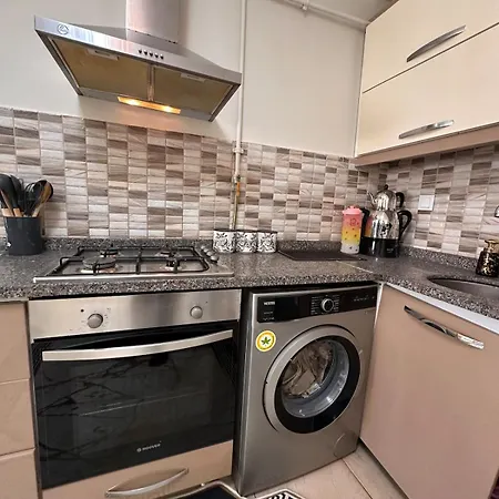 Апартаменты Luxuri 2 Bedroom Near Metro Avm